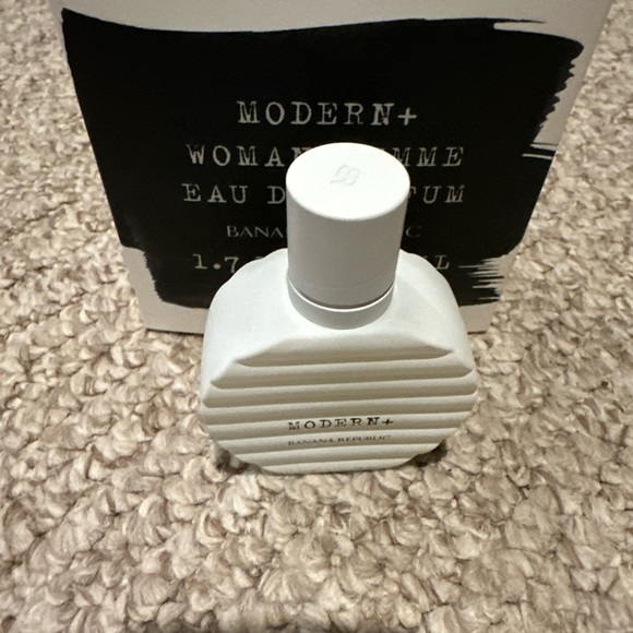 Banana Republic New In Box Modern Perfume - Picture 8 of 8